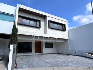 CASA EN VENTA, RINCONADA DEL PARQUE, METROPOLITANO ZAPOPAN