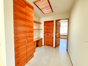 CASA EN VENTA EN PARQUES VALLARTA, ZAPOPAN