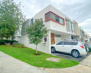 CASA EN VENTA EN TORRENTA, TLAJOMULCO DE ZUÑIGA