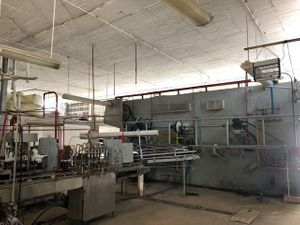 Fábrica en venta de destilados, bodega y terreno industrial con maquinaria, Umán