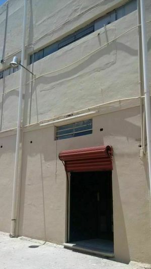 EDIFICIO EN RENTA DE TRES PISOS EN EL CENTRO DE MÉRIDA(oficina, fábrica, bodega