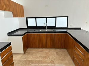 CASA EN VENTA EN PRIVADA  EXCLUSIVA TAMORA ACABADOS DE LUJO Y  SUPER UBICADA