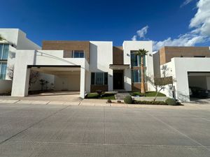 SE RENTA CASA AMUEBLADA Y DECORADA EN LA CORUÑA RESIDENCIAL! (HERMOSILLO,SON)