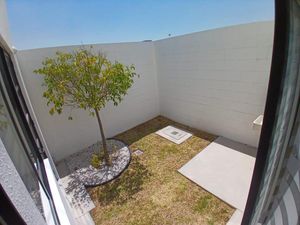 Casa en  Venta Zakia, Recámara en P/B, Terraza en P/A.