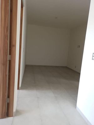 Casa en Venta Juriquilla, Oficina, Sala TV, 3 Recámaras, Amplios Espacios.