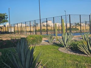 Casa en Venta Meseta, Frente a Sonterra, Amplio Jardín.