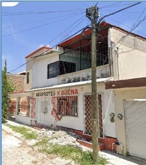 CASA EN FRACC. HERRADURA CON LOCAL COMERCIAL  PRECIO $1,300,000