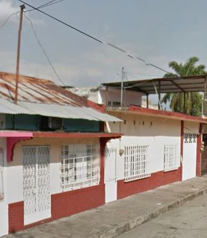 SE VENDE CASA  EN REMATE BANCARIO 5a. CALLE OTE.  CENTRO TAPACHULA $2,500,000.