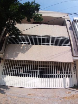 SE VENDE CASA EN REMATE BANCARIO FRACC. LOS SABINOS $2,300,000 TUXTLA