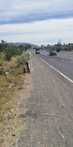 TERRENO FRENTE A FRACCIONAMEINTO EL ROBLE