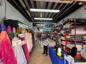 LOCAL COMERCIAL EN RENTA EN EL CENTRO DE LA CDMX,  CERCA DEL ZOCALO.