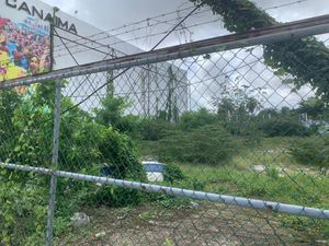 Terreno en renta Av. Kabah junto a Plaza Canaima Cancun