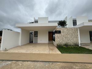 Casa en PRIVADA en CONKAL con muy buenos Acabados