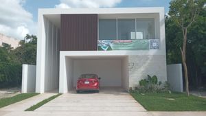 Residencia 4 de recámaras en Nortemerida