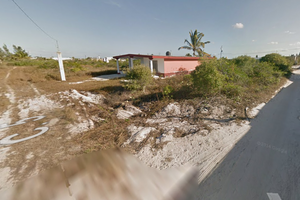 TERRENO EN ESQUINA EN LA PLAYA DE CHICXULUB PUERTO