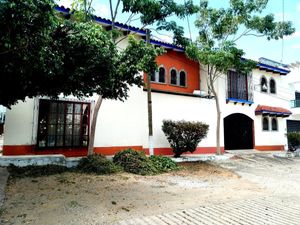 CASA EN VENTA  TIPO COLONIAL EN SAN PEDRO MIRADOR