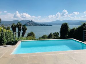 En venta increíble propiedad con vista al lago de Valle de Bravo