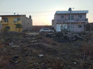 TERRENO FRENTE AL FRACCIONAMIENTO PARQUES DE LA VICTORIA