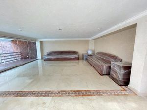 CASA EN VENTA O RENTA CON ALBERCA! - DEL VALLE CENTRO