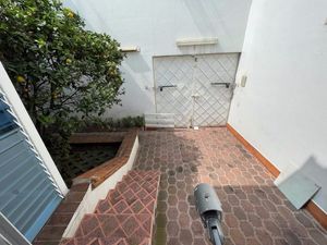 CASA EN VENTA O RENTA CON ALBERCA! - DEL VALLE CENTRO