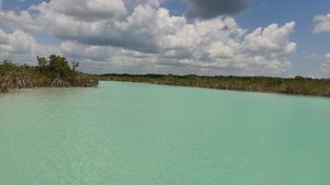 7400 MTs con 17 de frente de laguna, Estero de Chac, Laguna Bacalar