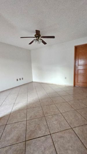 CASA EN VENTA EN EXCELENTE UBICACION A DOS CUADRAS DEL CLUB LA LOMA