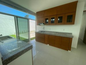 EN RENTA CASA EN PRIVADA ARBOREA CONKAL 3 HABITACIONES