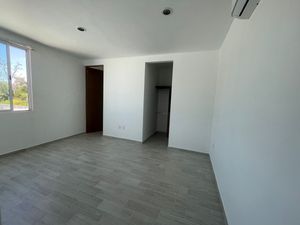 EN RENTA CASA EN PRIVADA ARBOREA CONKAL 3 HABITACIONES