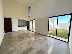 EN VENTA CASA EN PRIVADA TAMORA, 4 HABITACIONES