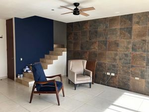 EN VENTA CASA EN OTAVIA CONKAL 3 HABITACIONES