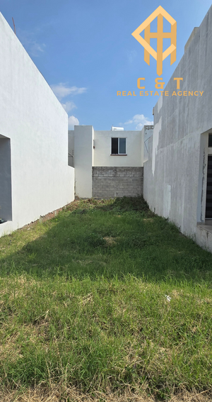 SE VENDE TERRENO  EN RESIDENCIAL ARBOLEDAS SALAMANCA GUANAJUATO