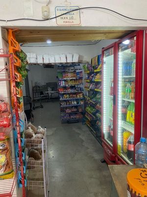 OPORTUNIDAD EN ESQUINA CON LOCALES YA POSICIONADOS