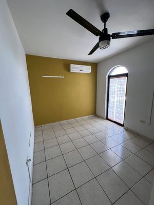 SE VENDE CASA CON 4 RECÁMARAS EN TOTAL, UNA RECÁMARA EN PLANTA BAJA, CON ALBE