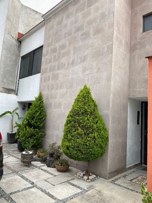 VENTA DE CASA EN AVENIDA DEL IMAN, BOSQUES TETLAMAYA, COYOACAN, CDMX.