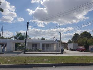 Venta de casa en Col. San Damián, ubicada en esquina, sobre avenida transitada