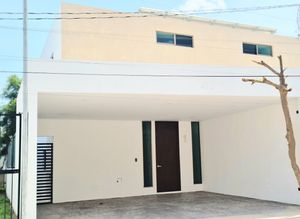 Renta Town House, Amueblado,con Paneles Solares,Temozon Norte