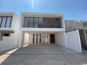 Residencia de 3 recámaras y alberca DZITYA, Mérida Norte Venta