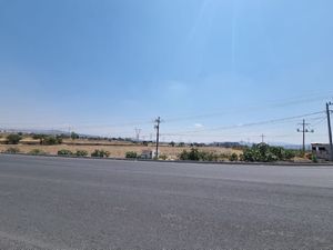 Terreno en carretera al Salto