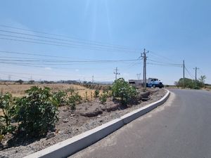 Terreno en carretera al Salto