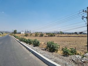 Terreno en carretera al Salto