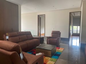 Estrena Casa  en venta 4 recam. San Pedro Garza Garcia.