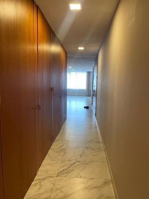 VENTA ESPACIOSO Y MUY ILUMINADO DEPARTAMENTO REMODELADO EN POLANCO