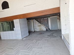 LOCAL - COMERCIAL EN RENTA