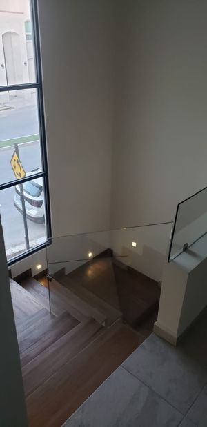 EXCELENTE CASA EN VENTA EN RES. LA ESCONDIDA