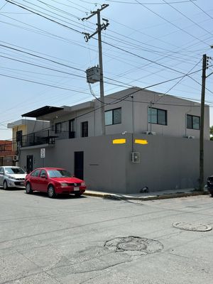 Oficinas en Renta Zona La Fama, Santa Catarina.- $30,000 pesos