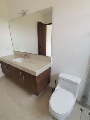 Departamento en renta en Mérida, Yucatán. Colonia Dzityá. 3 recámaras 4 baños.