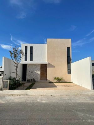 CASA DE 3 RECÁMARAS CON ALBERCA EN REAL MONTEJO