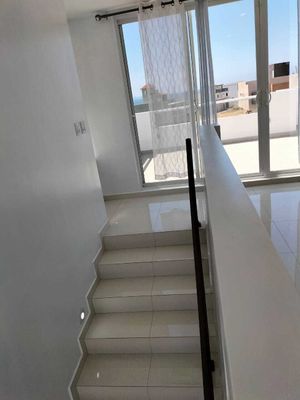 PRECIOSA CASA DE 3 NIVELES EN PUNTA AZUL ROSARITO CON 5 BAÑOS