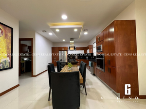 CASA EN VENTA EN PEDREGALES FRENTE A PARQUE