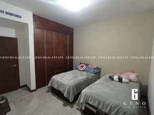 CASA EN VENTA EN VALLE ESCONDIDO FRENTE A PARQUE